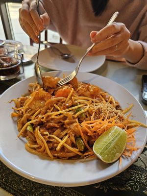 Rum Thai Bistro by null