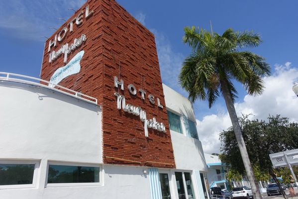 The New Yorker Miami Hotel by null