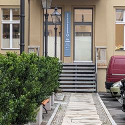 R. Götze Gold- und Silberscheideanstalt - Weg zum Eingang