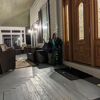 Fig Street Inn - Wrapped around porch - Bed & Breakfast Near Me - Cape Charles, Virginia