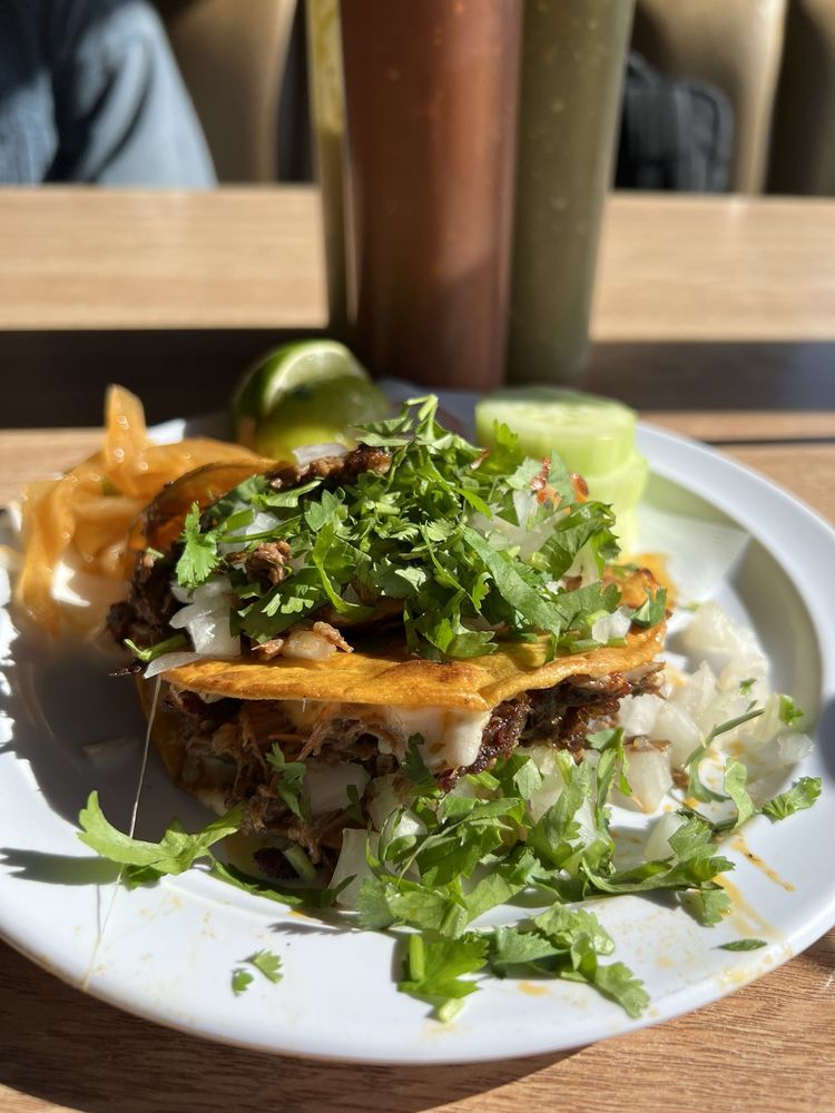 Food from Taqueria y Birrieria las Cuatro Milpas