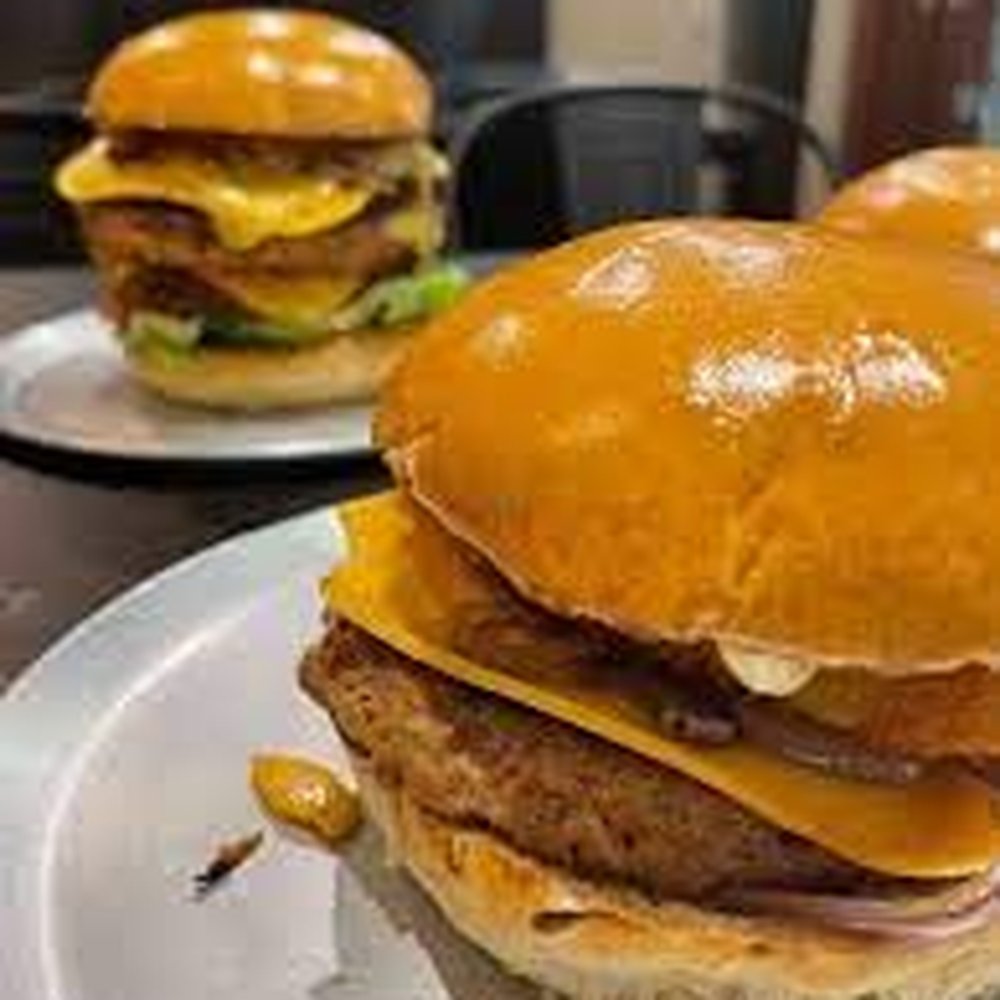 Tryst - Burger good - Lounges Near Me - Washington, DC, District of Columbia