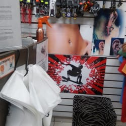 Urban Shop 25 - Pulseras, piercings y mucho más