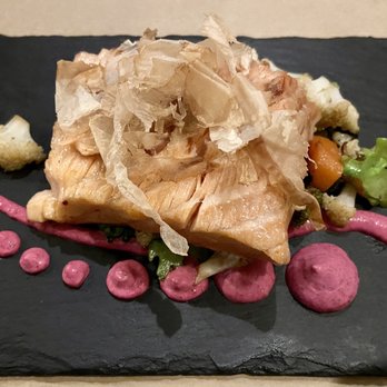La Bartola - Tataki de Salmon (Salmon Tataki with Beet Mayonnaise) - Tapas Bars Near Me - Seville, SE
