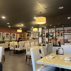 Hachi - Cozy and beautifully decorated inside restaurant