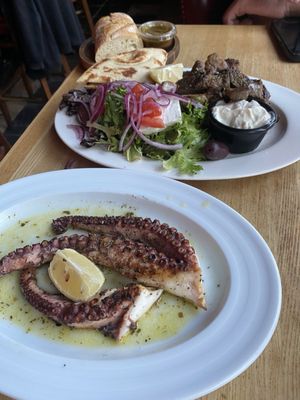 9 Muses Bar & Grill by null