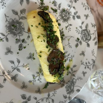 Little Hen - TRUFFLE OMELET - Breakfast & Brunch Near Me - Miami, Florida Little Hen - TRUFFLE OMELET - Breakfast & Brunch Near Me - Miami, Florida