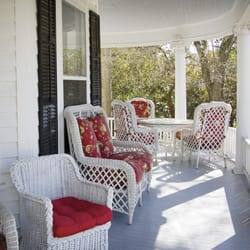 Pamlico House Bed & Breakfast - Front Porch