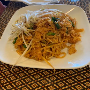 Thai Aroma - Chicken pad thai - Thai Near Me - Ellicott City, Maryland Thai Aroma - Chicken pad thai - Thai Near Me - Ellicott City, Maryland