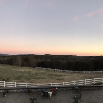 The Red Horse Inn - Morning sunrise - Bed & Breakfast Near Me - Landrum, South Carolina
