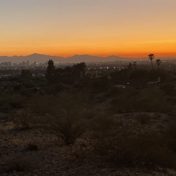 Phoenix Mountain Preserve - This kind of sunset makes even Phoenix look good - Hiking Near Me - Phoenix, Arizona Phoenix Mountain Preserve - This kind of sunset makes even Phoenix look good - Hiking Near Me - Phoenix, Arizona