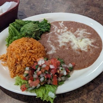 Chapala Mexican Restaurant - Rice, Beans, Pico de Gallo and Guacamole so good - Mexican Near Me - Santa Paula, California