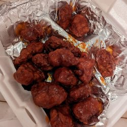 Fox’s Pizza Den - Bbq boneless wings