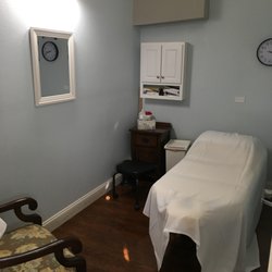 Femina Physical Therapy - Our La Canada Office - Treatment Room