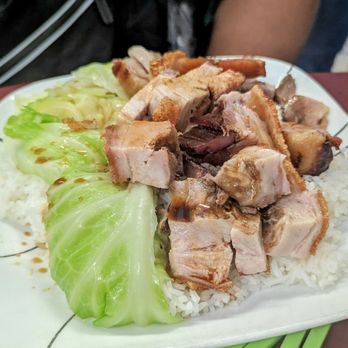 Yung Kee Restaurant - Roasted Pork over Rice - Barbeque Near Me - Oakland, California Yung Kee Restaurant - Roasted Pork over Rice - Barbeque Near Me - Oakland, California