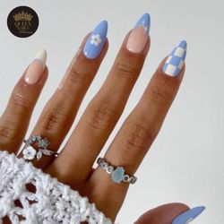 Queen's Nails