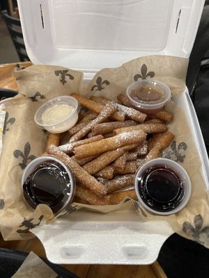 Cajun Claws Seafood Boilers by null