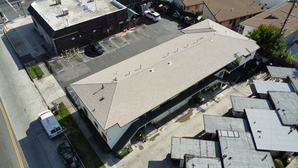 Slide of Ruiz Roofing