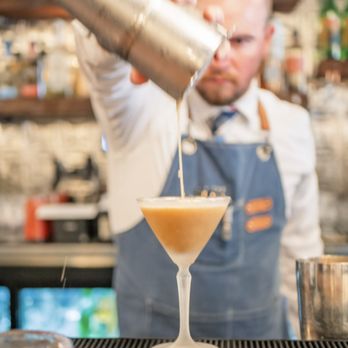 Common Restaurant  - Cocktails - Cocktail Bars Near Me - Savannah, Georgia