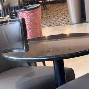 Rosen Plaza - Another dirty table - Hotels Near Me - Orlando, Florida Rosen Plaza - Another dirty table - Hotels Near Me - Orlando, Florida