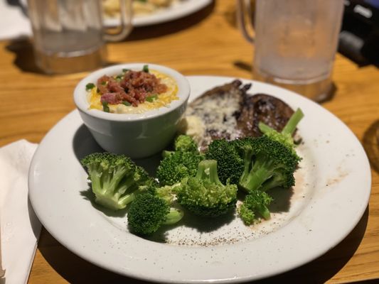 Chili's Grill & Bar by null