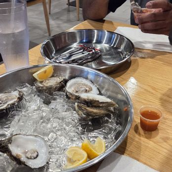 Crabbers - Oysters on the half shell - Seafood Near Me - St Petersburg, Florida