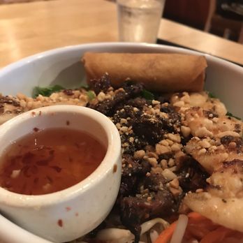 Huế - Bun Dac Biet Beef and Shrimp Noodle Bowl - Vietnamese Near Me - Milwaukee, Wisconsin