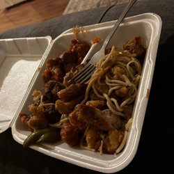 May Garden Restaurant - Lo Mein