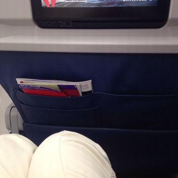 Delta Air Lines - Tight fit even in 1st class. - Airlines Near Me - Louisville, Kentucky