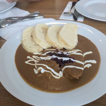 Základna - Soft bread with braised pork with delicious gravy - Bars Near Me - Prague, Puerto Rico Základna - Soft bread with braised pork with delicious gravy - Bars Near Me - Prague, Puerto Rico