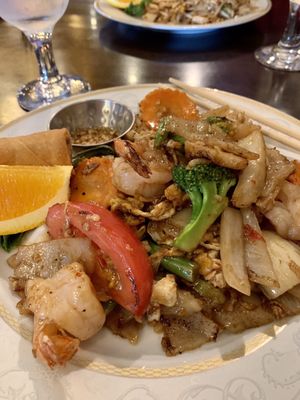 Manee Thai Cuisine Indy by null