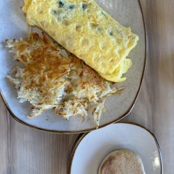 Fork & Compass - Build your own omelette with spinach, tomato and mozzarella. Toast was replaced with the English muffin