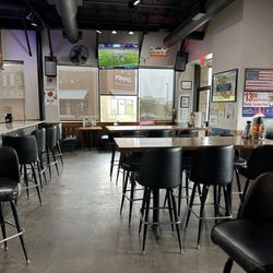 Gardens Bar & Grill - Seating Area