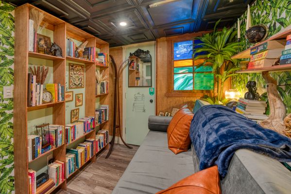 Oswego Hotel by null