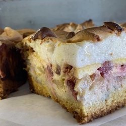 Pie Style - Rhubarb and strawberry pie
