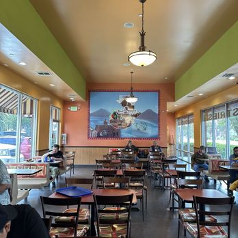 Guatemalteca Bakery Restaurant - Dining area - Latin American Near Me - Los Angeles, California Guatemalteca Bakery Restaurant - Dining area - Latin American Near Me - Los Angeles, California