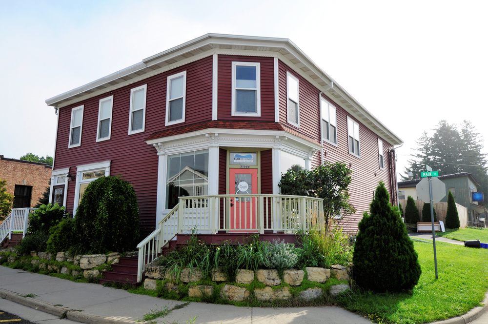 BLUE MOUNDS BICYCLE WORKS Updated September 2024 11000 Division St