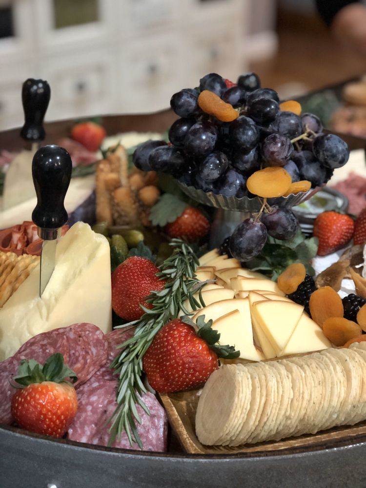 Creme of the Crop Catering & Food Truck Logo