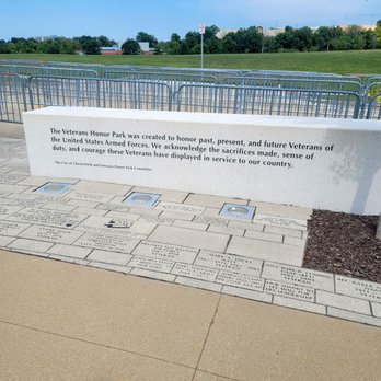 Chesterfield Central Park - Veterans Memorial - Parks Near Me - Chesterfield, Missouri
