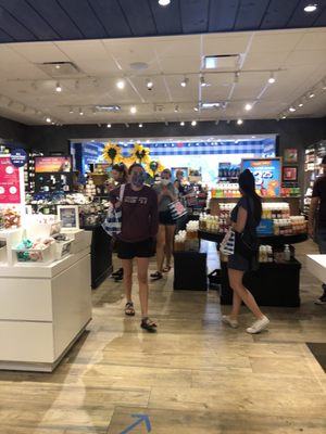 Bath & Body Works, 6722 Charlotte Pike, Nashville, TN 37209, US