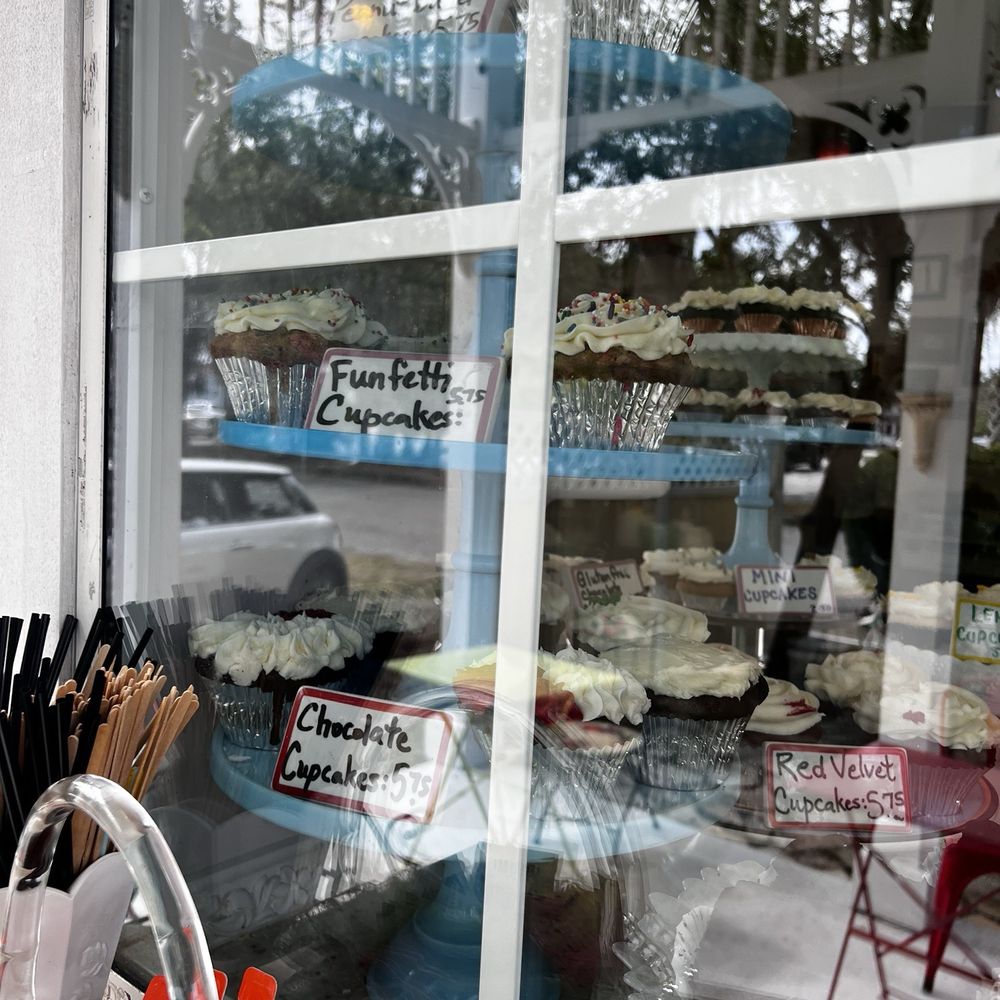 Buttercup Bakery - Cookie and cakes - Bakeries Near Me - Deland, Florida Buttercup Bakery - Cookie and cakes - Bakeries Near Me - Deland, Florida