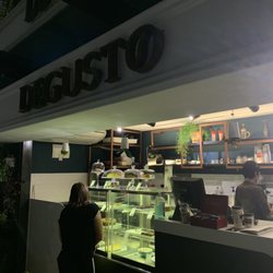 Fresh Live Market - DEGUSTO - I had a iced cappuccino here. Very good.