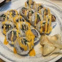 Izakaya Tenkuu - Spicy tuna and spicy salmon roll