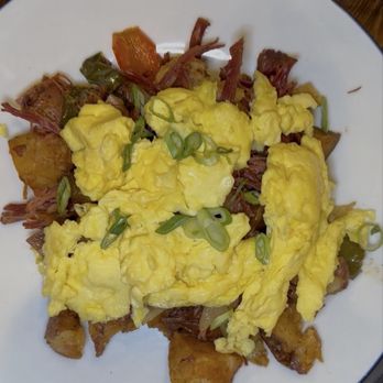 Mason Social - Brisket Hash - New American Near Me - Alexandria, Virginia