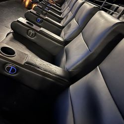 Cinemark Tinseltown USA - Seating