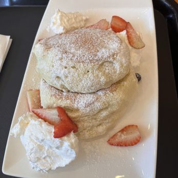 Little Pebbles - Soufle pancakes - Bakeries Near Me - Toronto, Ontario