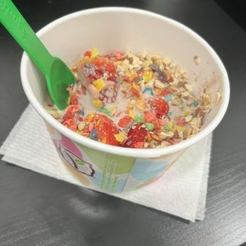 Yogurtland - Cookies & Cream, Vanilla, Strawberries, Fruity Pebbles, Peanuts, Almonds - Ice Cream & Frozen Yogurt Near Me - Gardena, California Yogurtland - Cookies & Cream, Vanilla, Strawberries, Fruity Pebbles, Peanuts, Almonds - Ice Cream & Frozen Yogurt Near Me - Gardena, California