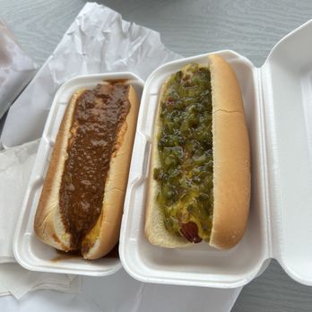 Mad Dogs - Chili dog and relish/mustard dog - Hot Dogs Near Me - Venice, Florida