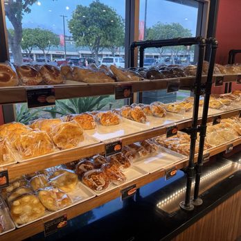85°C Bakery Cafe-Kapolei - Coffee & Tea Near Me - Kapolei, Hawaii
