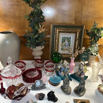 Premier Senior Relocations - Estate sale set up - Estate Liquidation Near Me Premier Senior Relocations - Estate sale set up - Estate Liquidation Near Me